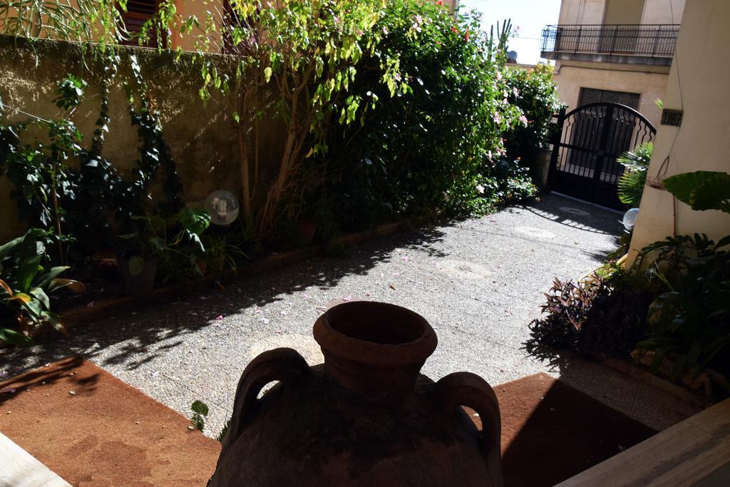 נוטו Artroom Garden מראה חיצוני תמונה
